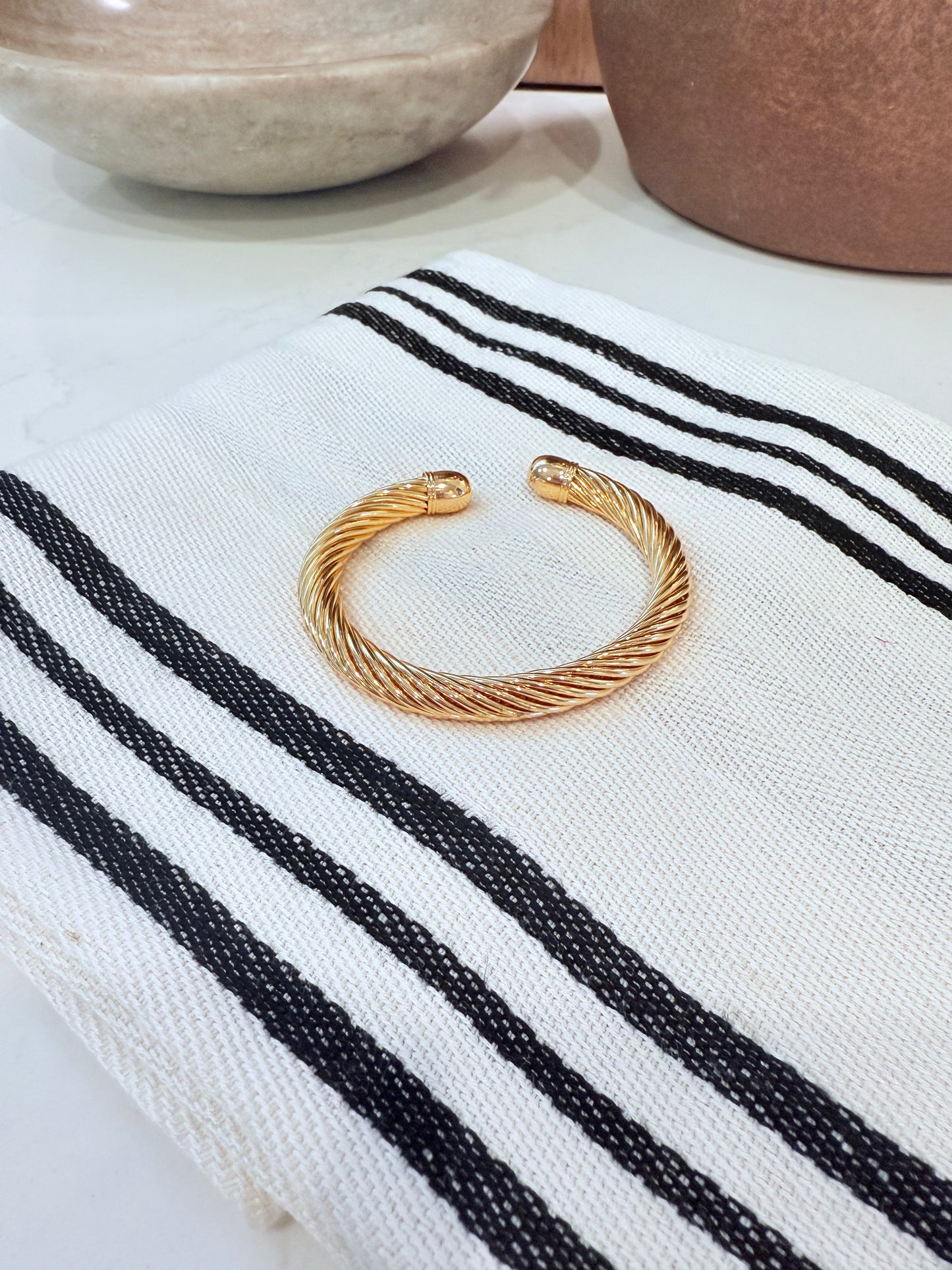 Gold Chunky Twist Open Bange