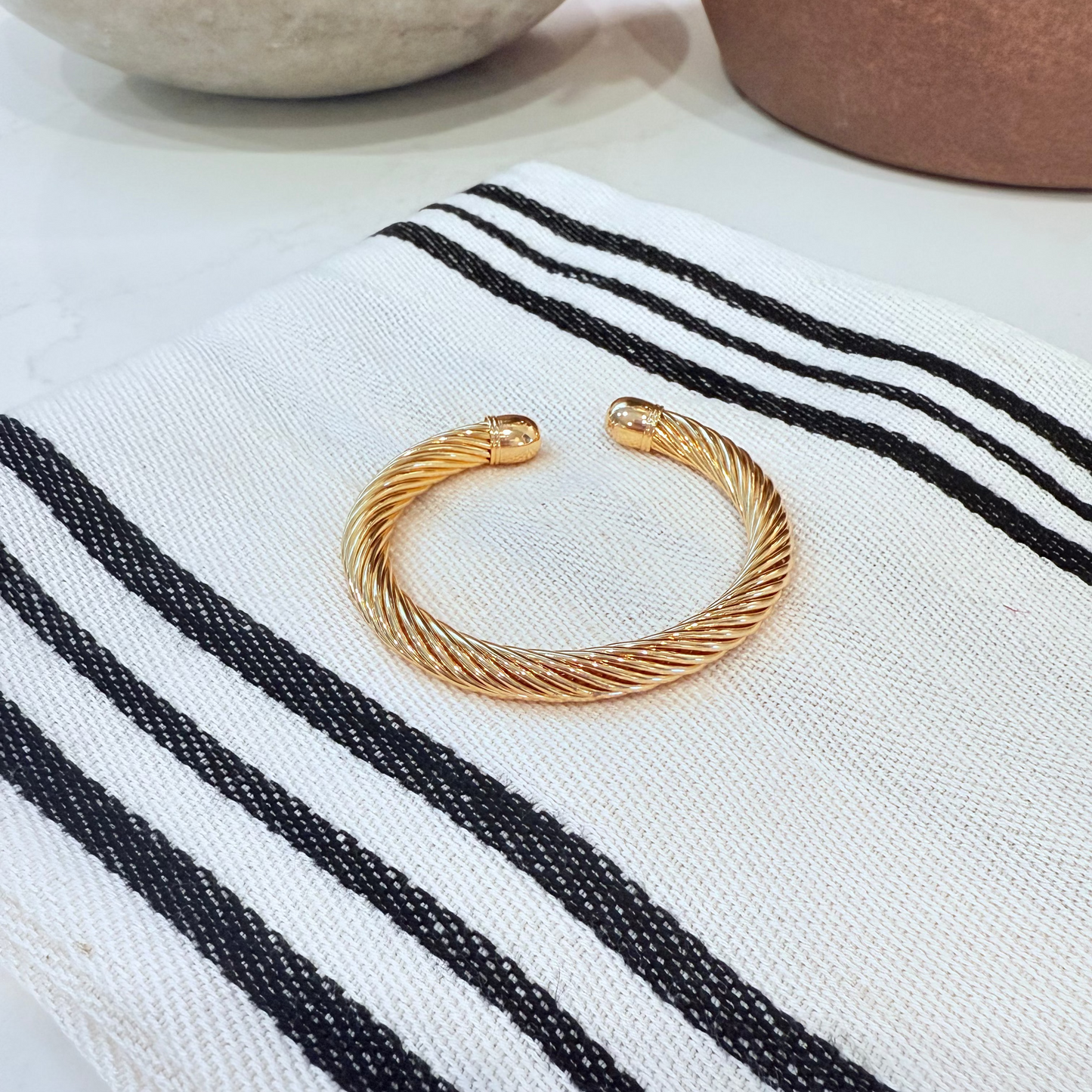 Gold Chunky Twist Open Bange